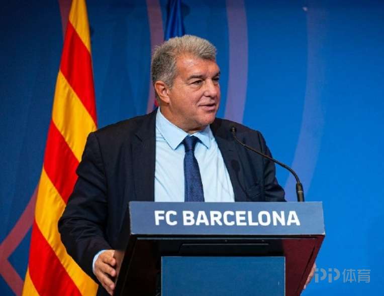 拉波尔塔:没收到梅西有关雕像的答复 用他的名字命名球场不合适