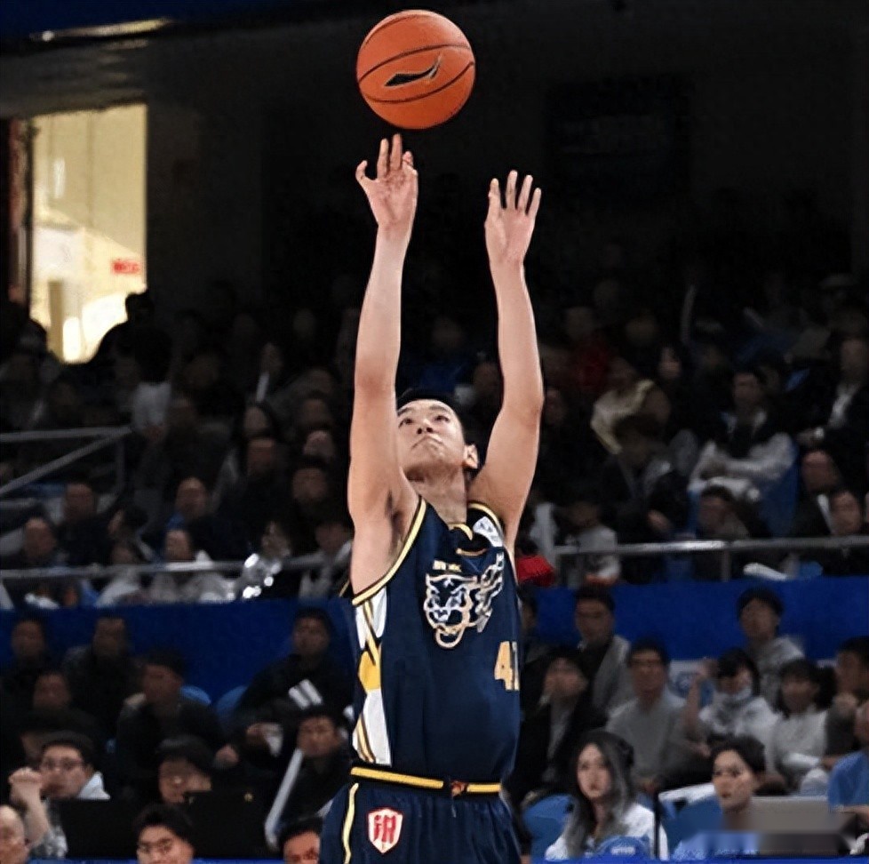 广东3国青太好使!王洪泽锁核心,陈家政冲攻守一体,杨溢能轮换