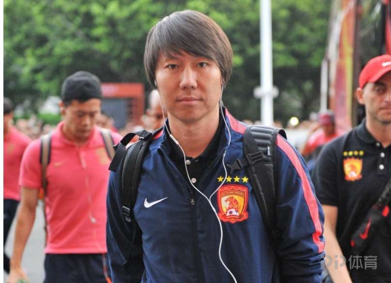 前华夏球员:李铁带队特别细致 单纯说业务能力我是认可的