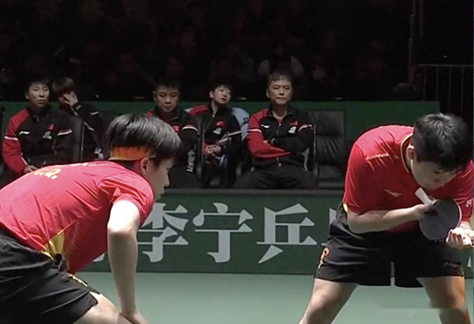 拿捏关键分!王楚钦/林诗栋1-0勒布伦兄弟!国乒8-2击败法国!