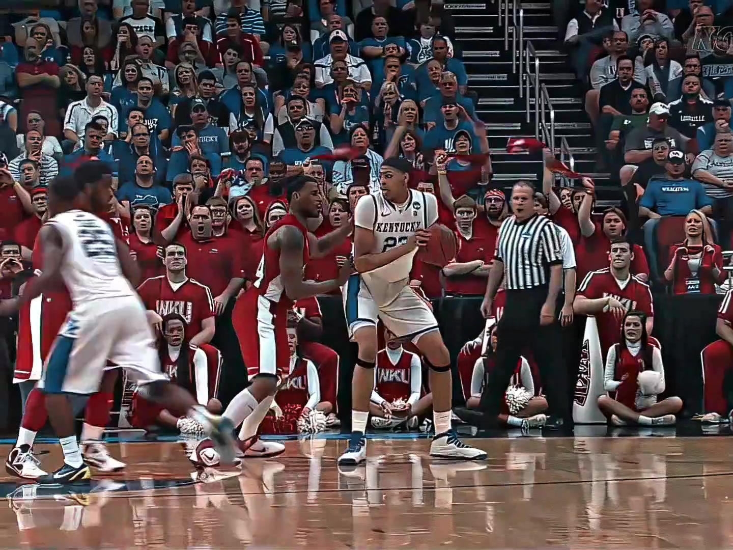 怪不得大学就能和梦之队合练大学时期的浓眉原来是这样打球啊