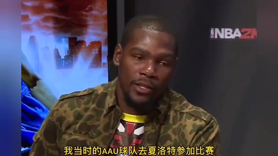 杜兰特此前回忆第一次认识库里那年十岁以为库里是白人