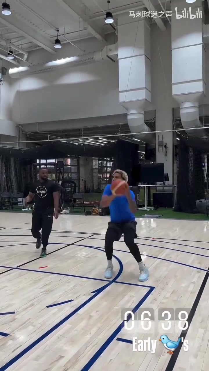 专注于外线投篮索汉近期训练视频这投篮越来越好了