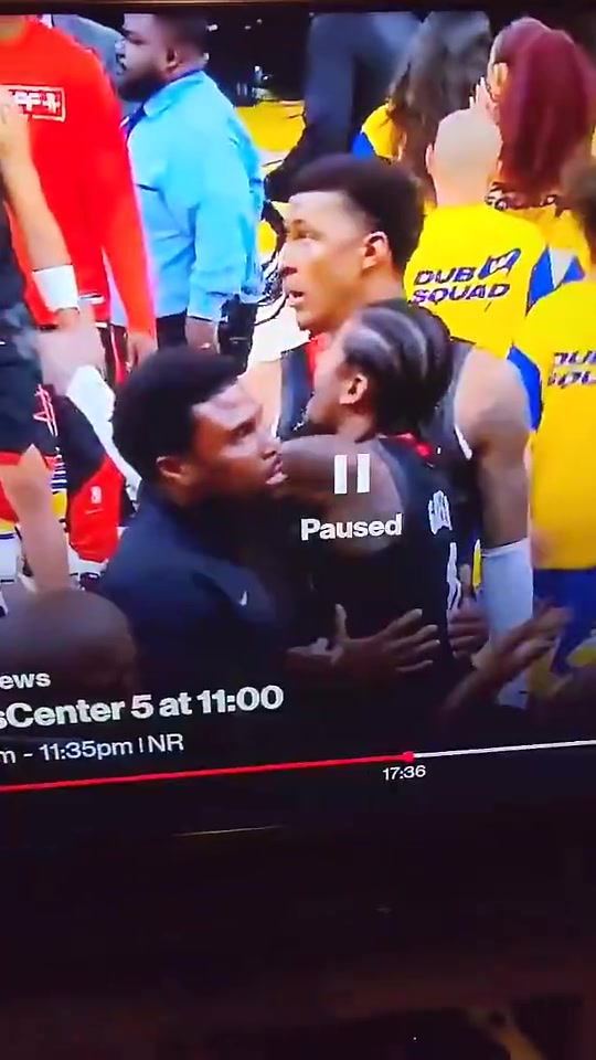 应该有不少火蜜都看不惯杰伦-格林涂指甲油吧确实少了阳刚之气