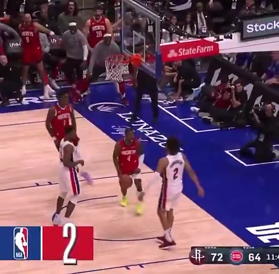 天赋确实炸裂杰伦-格林上赛季残暴隔扣康宁汉姆被评为赛季第二佳暴扣