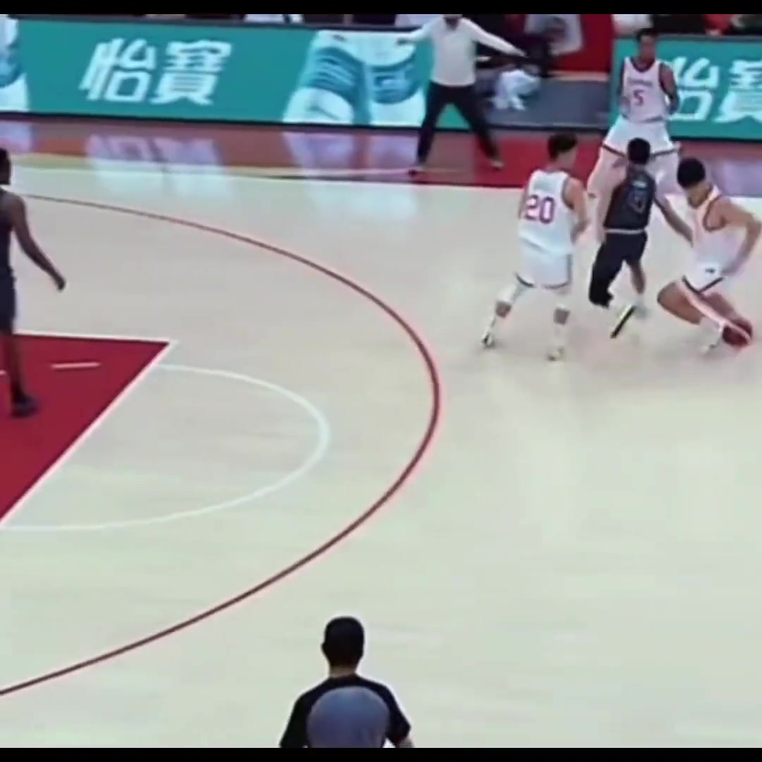 杨瀚森这个背运快攻和当年姚明一模一样而且对手正是开拓者