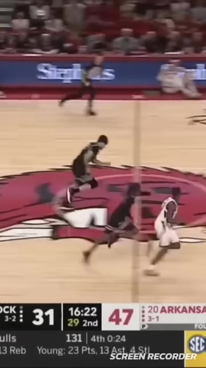 湖人36号秀阿杜-蒂耶罗这风车暴扣身体素质很炸裂啊