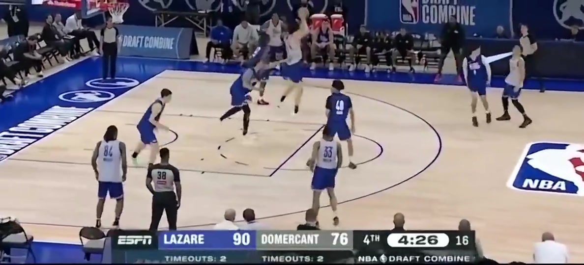 杨瀚森这记传球应该给各家管理层留下了深刻印象