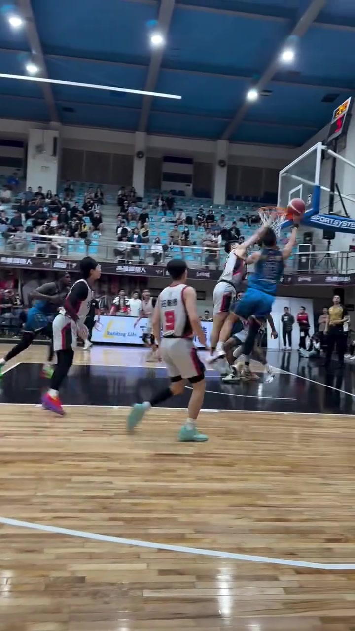 巅峰得多强啊广厦名宿林志杰43岁还能这样转身上篮