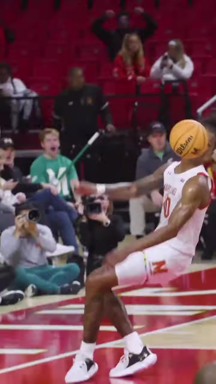 WNBA里斯的弟弟湖人新签落选秀朱利安-里斯打法这么暴力