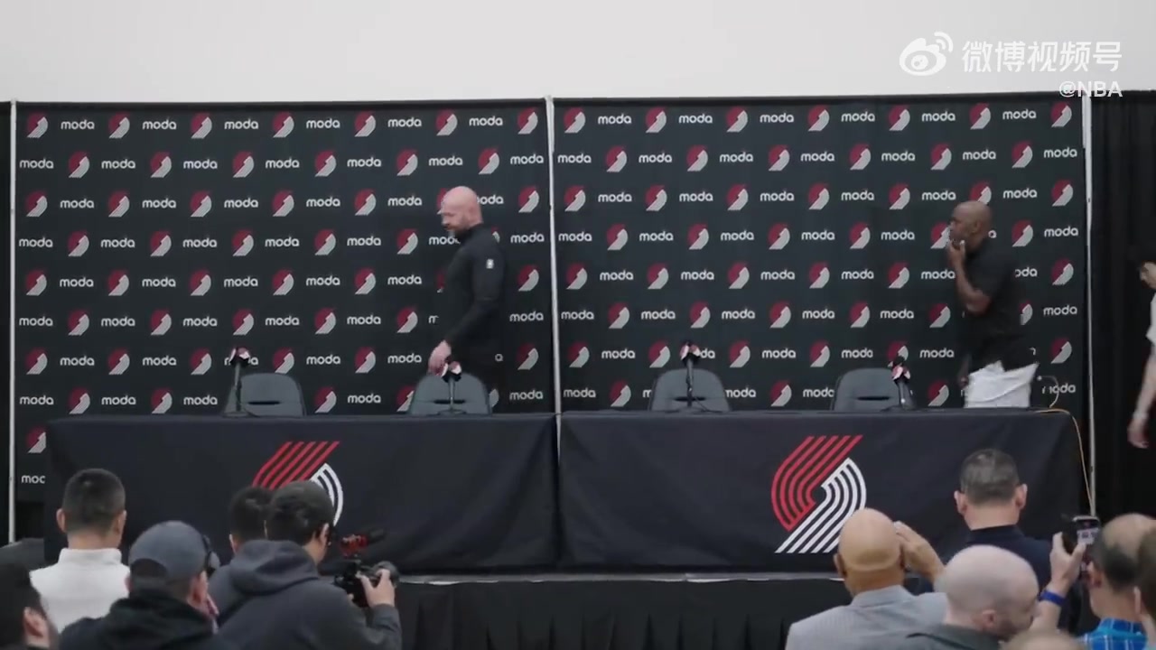 努力提高外语水平杨瀚森打趣下次争取把我身边这个翻译踹走