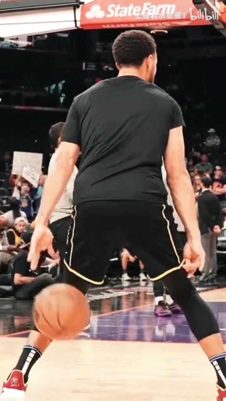 每一帧都是艺术后方视角赏析库里运球衔接投篮慢动作