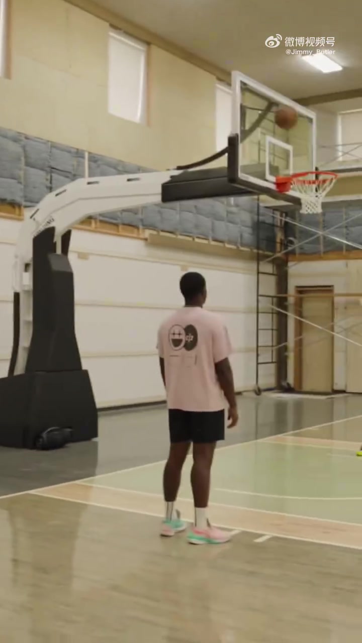 巴特勒开启训练即使是训练也要活力满满