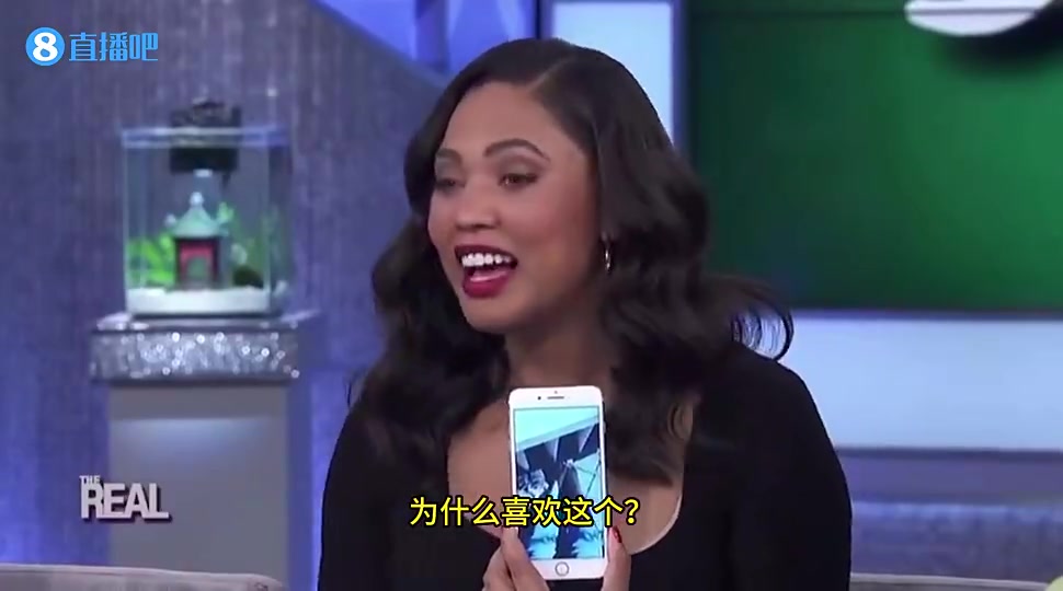 阿耶莎曾在节目中透露库里是足控他很迷恋我的玉足