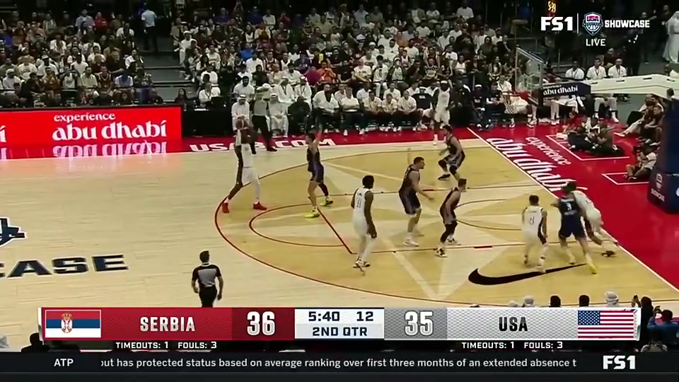 库里此前在热身赛连续打爆塞尔维亚外线约基奇气得砸球