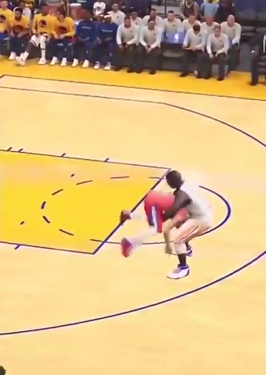 普尔这也太惨了2K中惊现追梦在比赛中将普尔暴揍一顿