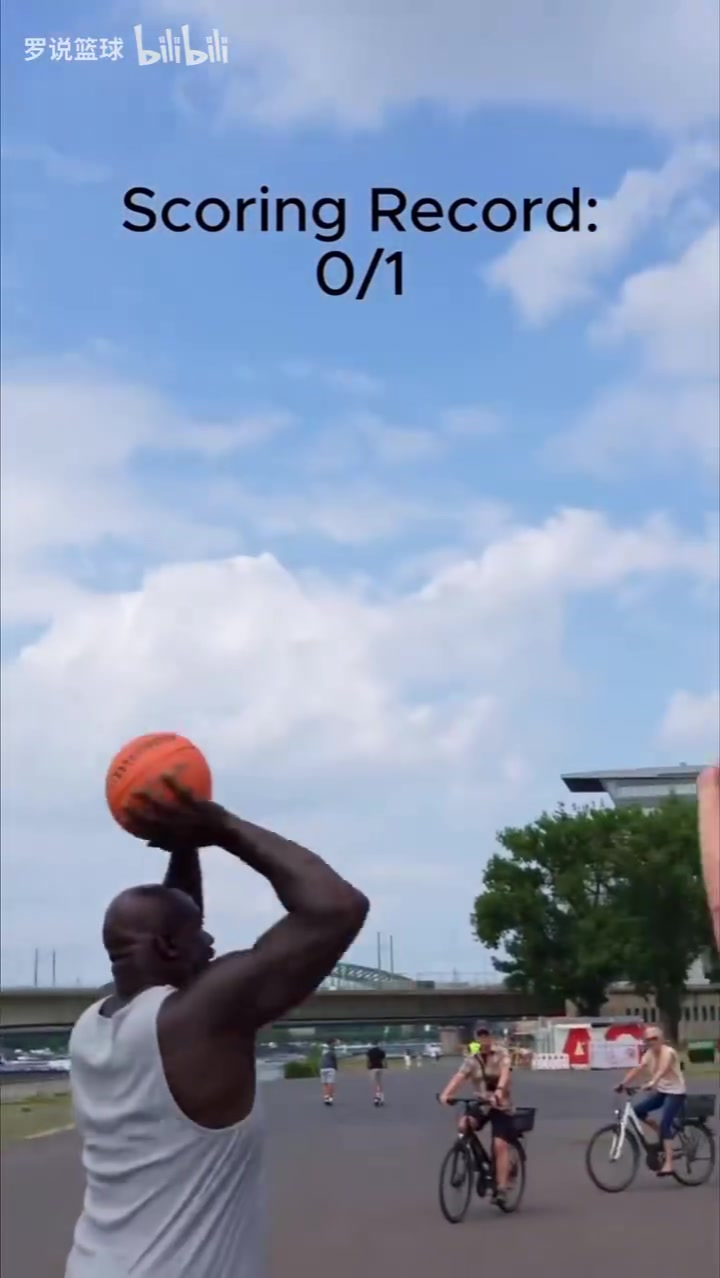 这出手怎么有点像约老师奥尼尔连续17投0中筐都快砸坏了