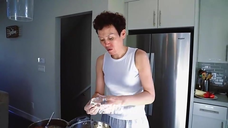 杨瀚森妈妈他小时候就爱吃饺子上次吃还是过年呢