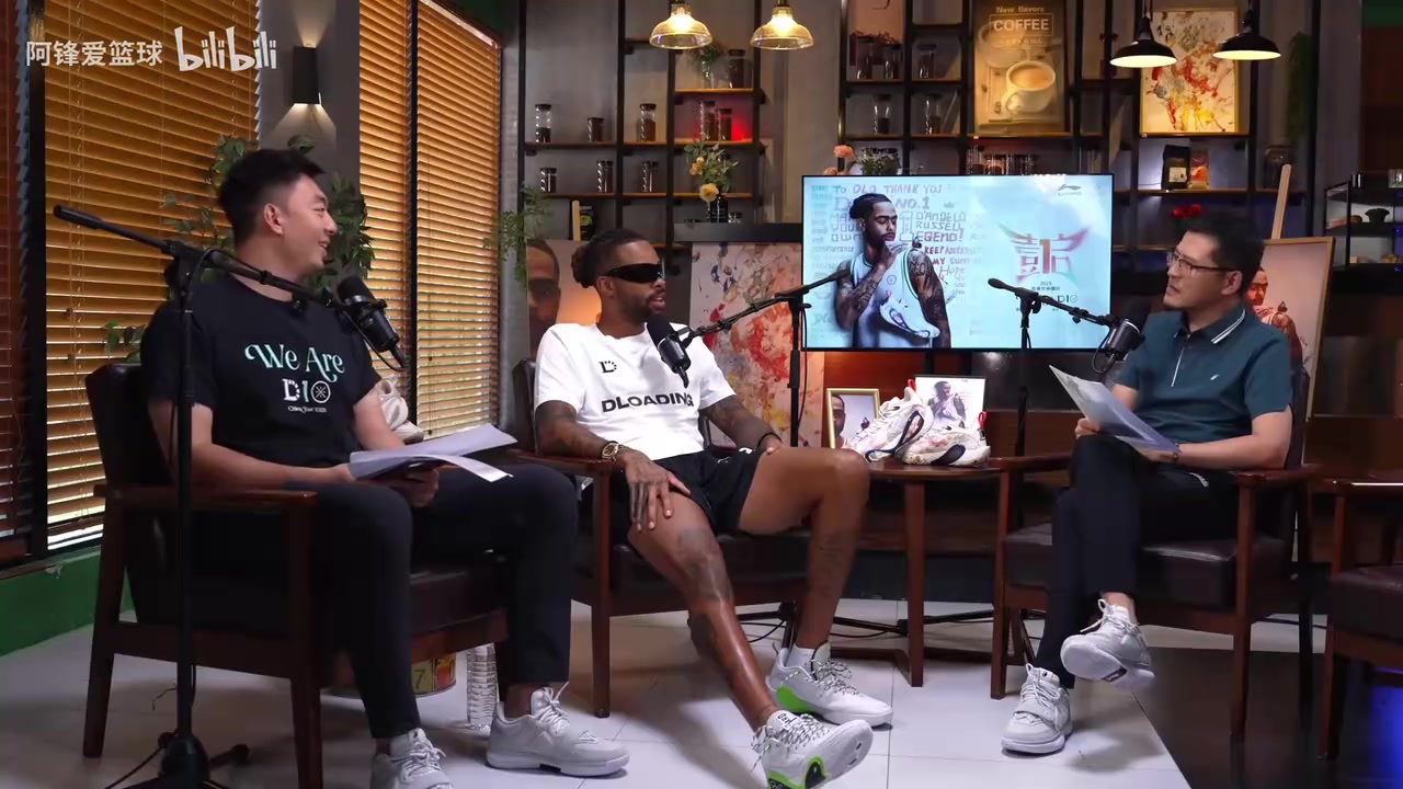 拉塞尔此前詹姆斯是没有缺点的篮球运动员他喜欢队友做自己