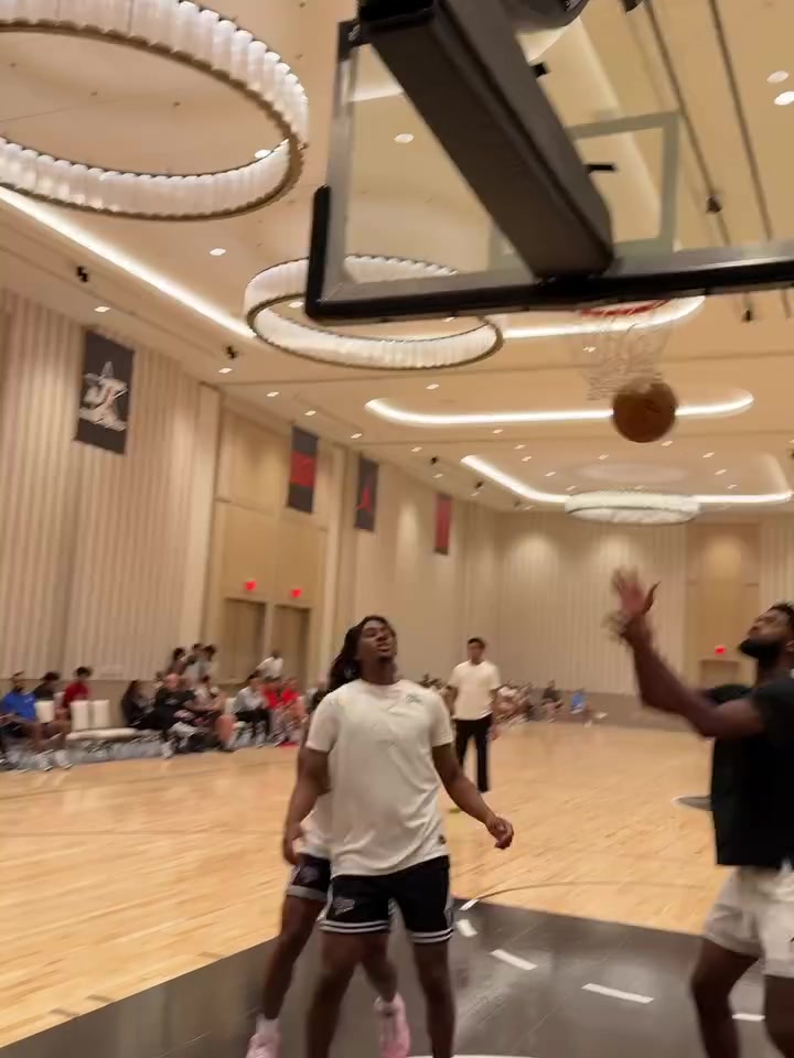 炮哥老当益壮保罗背运后转身衔接后仰跳投这套连招真的帅啊