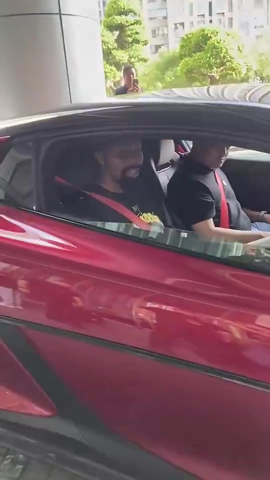 哎呦卧槽会跳舞的汽车丁威迪被国产汽车品牌仰望汽车震惊