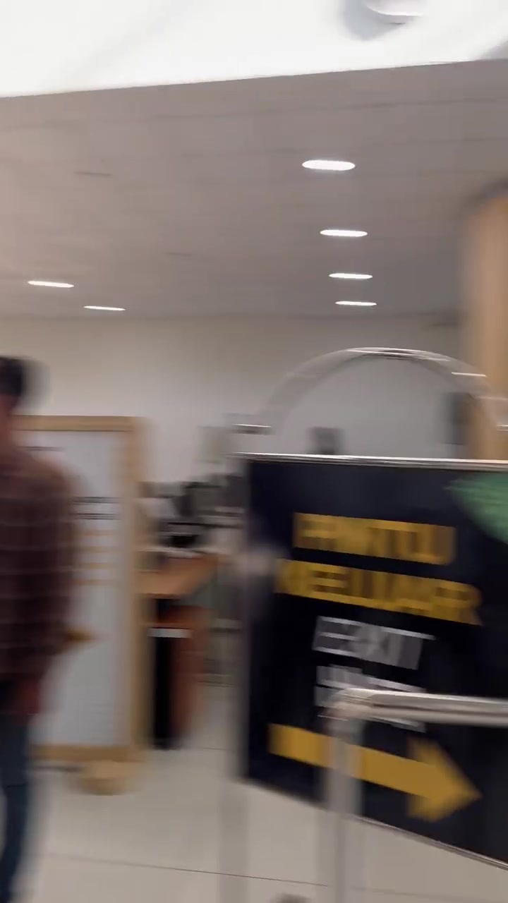 在亚洲人气是真高里夫斯抵达印度尼西亚粉丝们陷入了疯狂