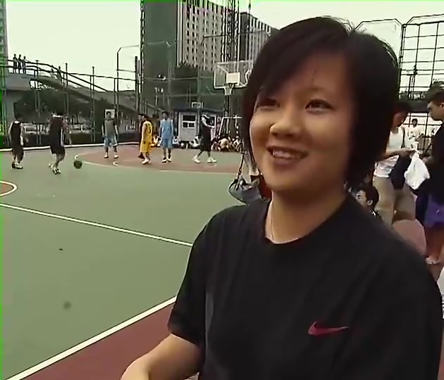 08年詹姆斯曾表示我以为自己很出名直到我和科比一起来到中国