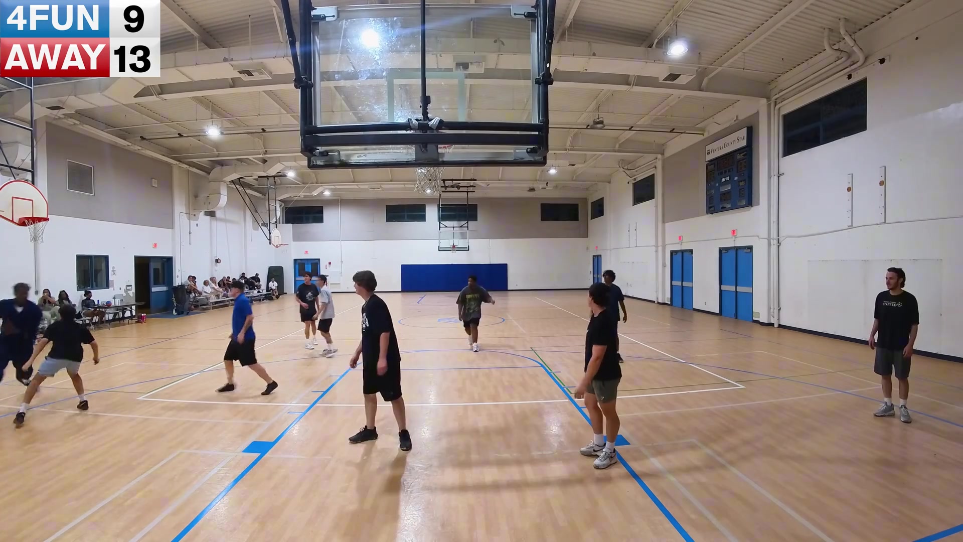 美国小哥挑战作弊手段赢下比赛叫艾顿过来体验碾压路人的快感