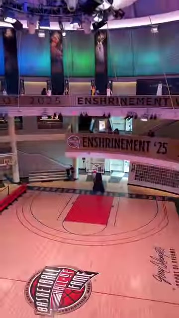 花式远投王再整新活东契奇我感觉也可以挑战一下