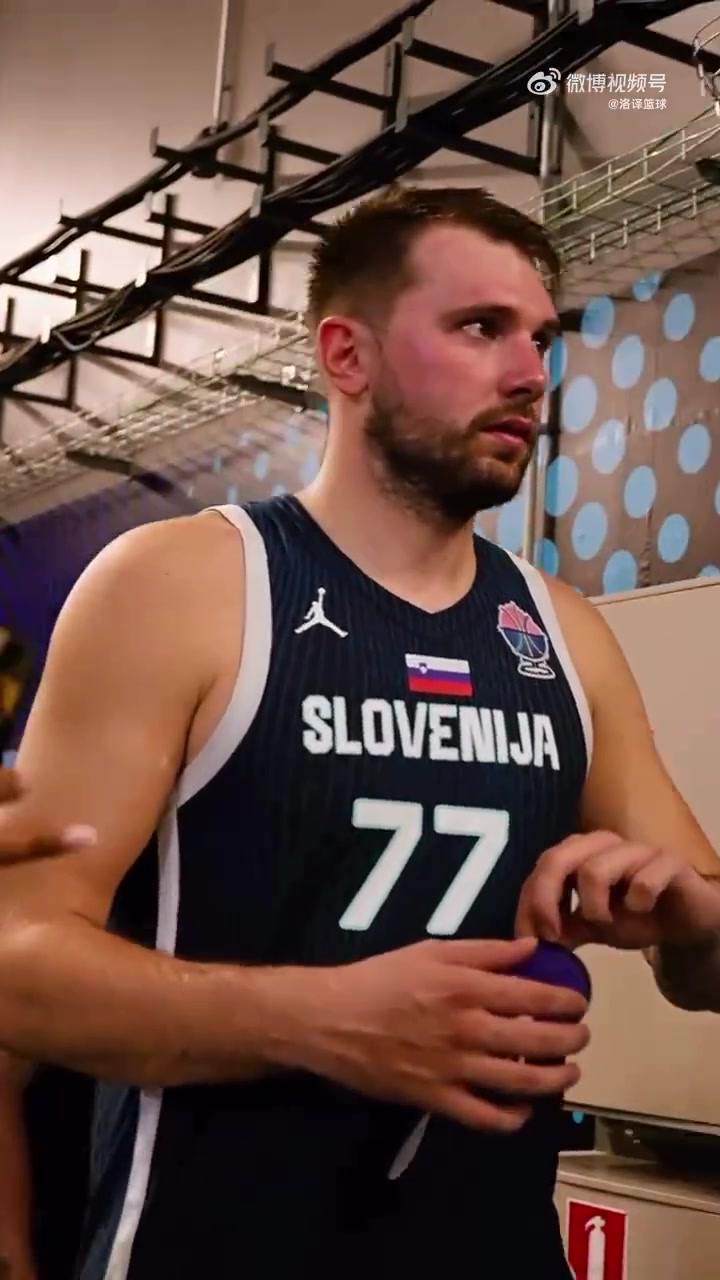 不容易啊单核爆砍42分1助攻后东契奇为斯洛文尼亚贴上国旗