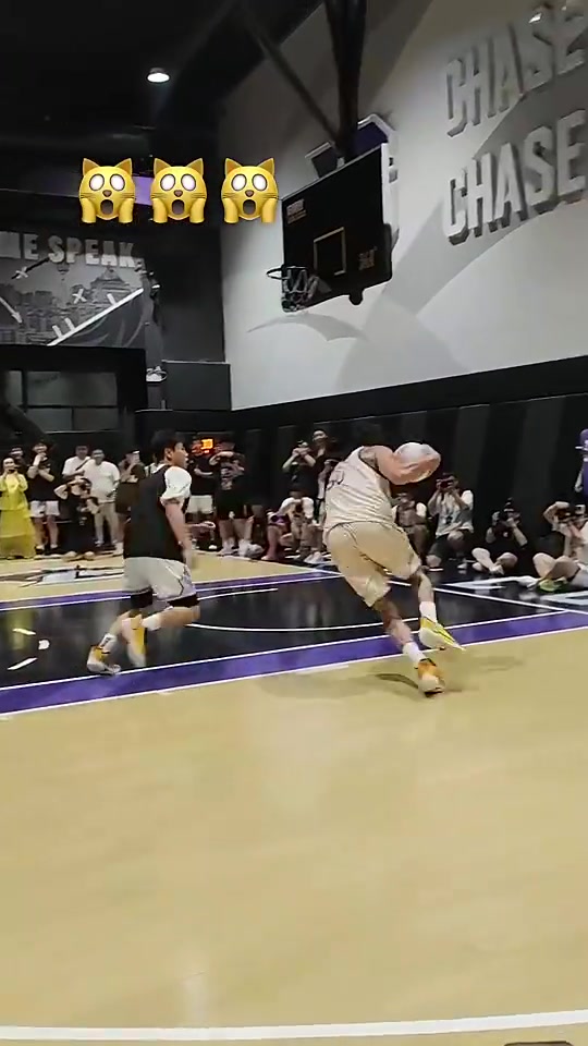 当年阿隆-戈登这手运球让我们对NBA糙汉有了新认识