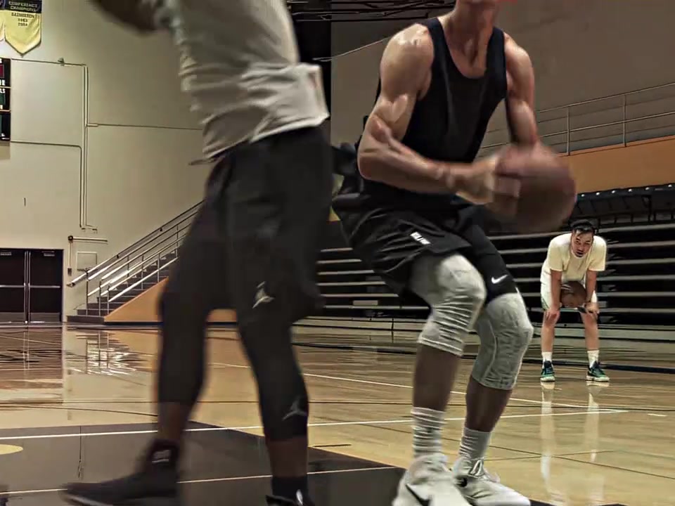 还记得巅峰时期的易建联有多强么