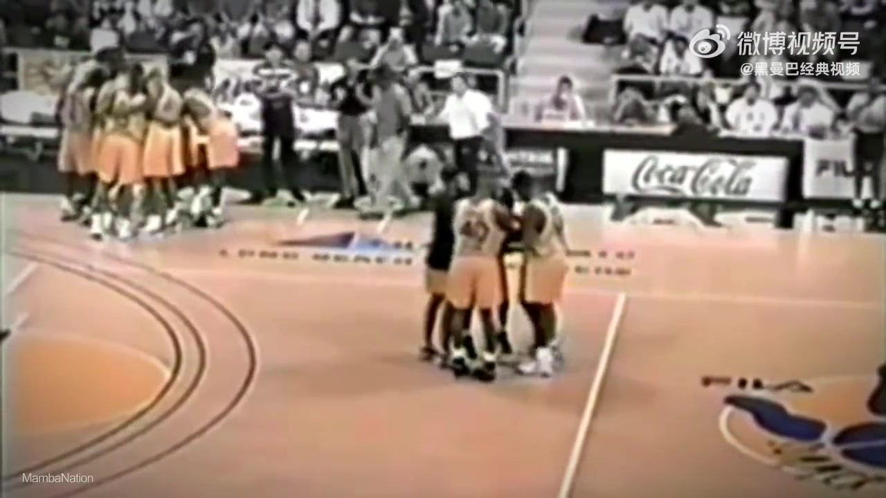 17岁的科比对阵中国男篮那场比赛胡卫东6记三分砍下22分