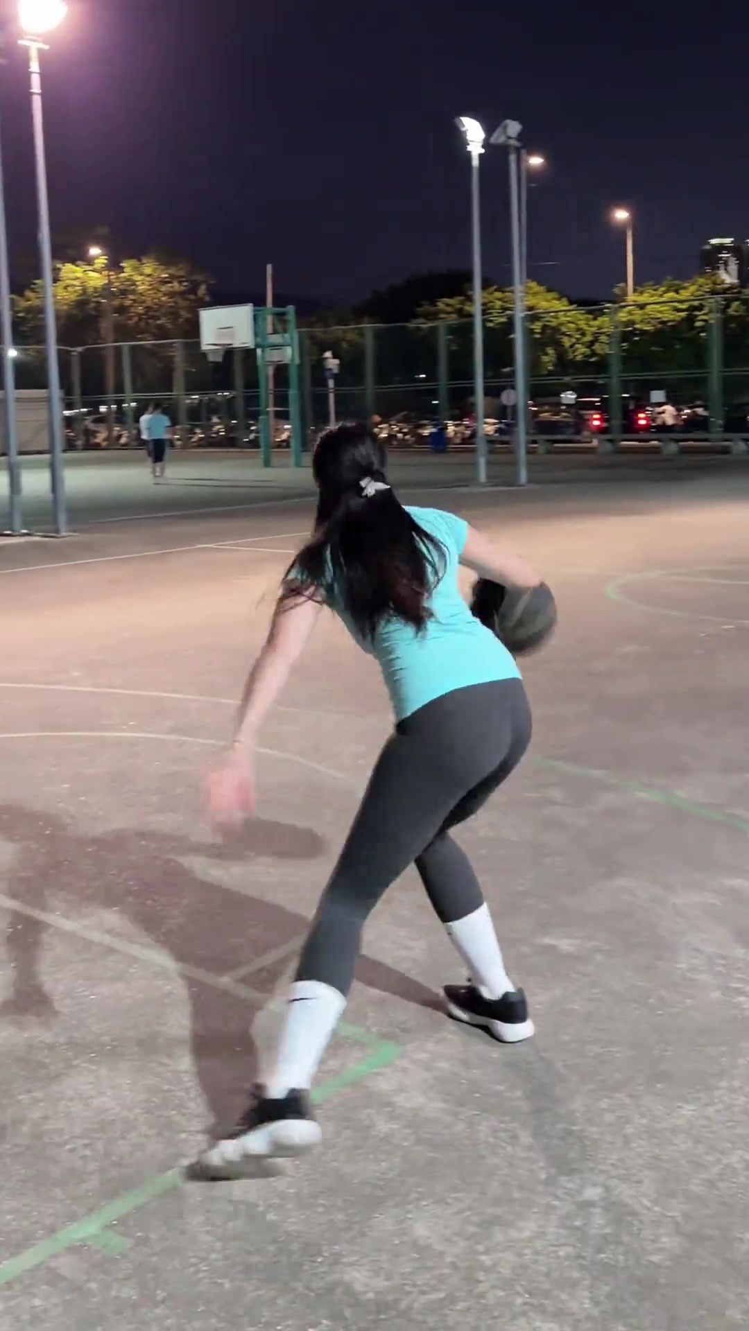 有没走步野球场肘姐晒视频你看清我的脚步了嘛