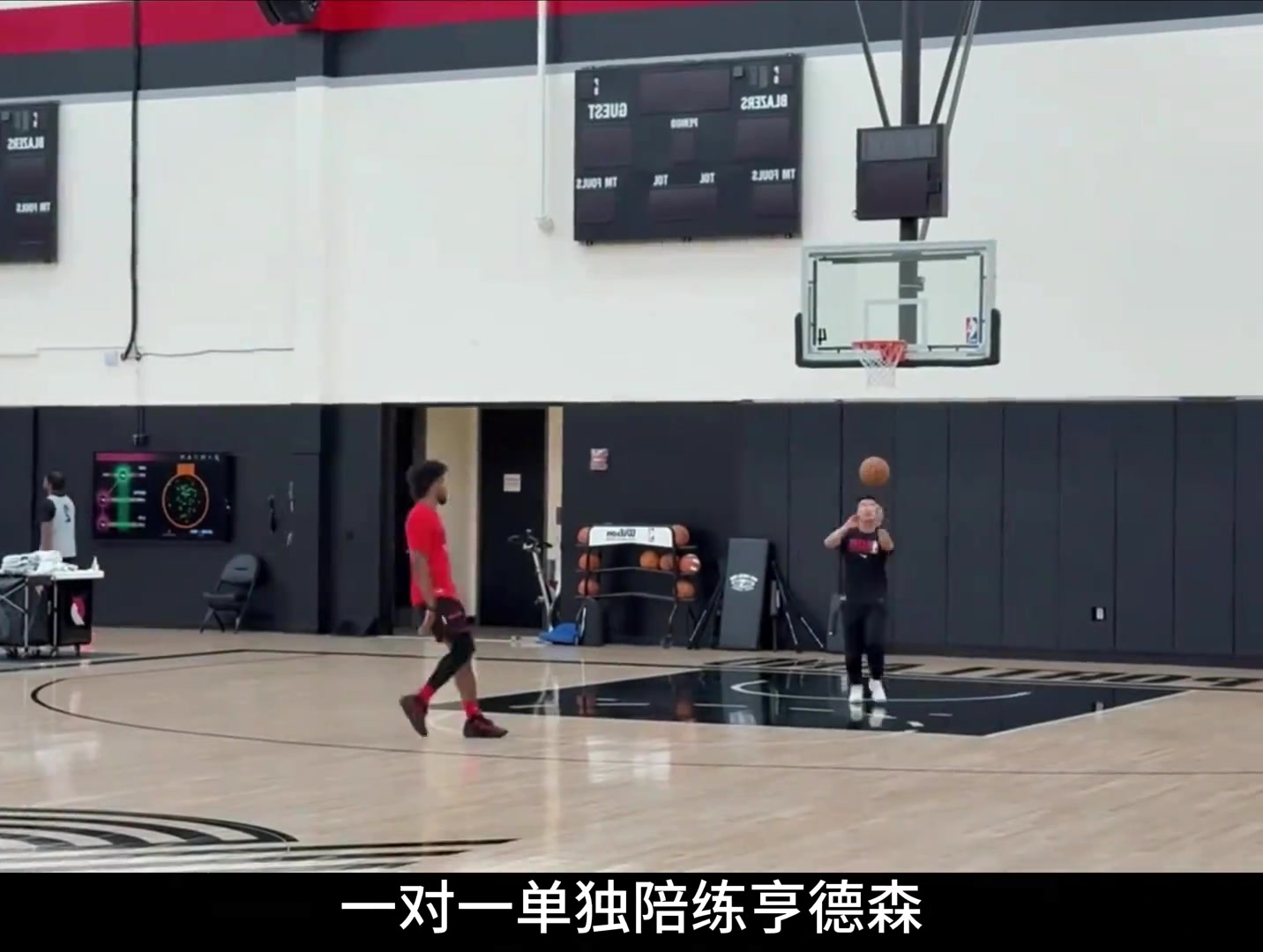 书童中举杨瀚森上场减少 翻译刘禹铖却杀进开拓者教练组