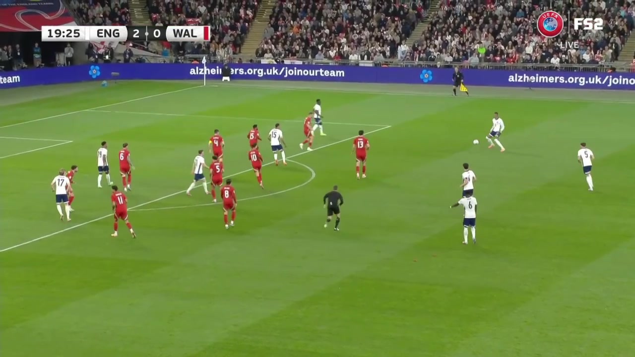 精彩萨卡爆射世界波直入死角英格兰20分钟3-0领先威尔士