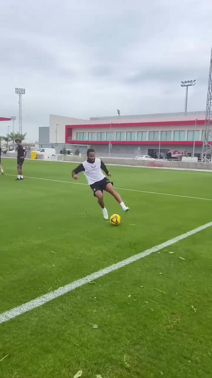 夸张慢镜头看职业球员的肌肉记忆反应力有多快