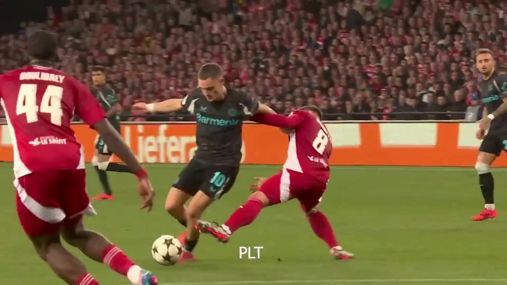 被维尔茨惊艳到利物浦球迷社媒我们签下了什么神仙