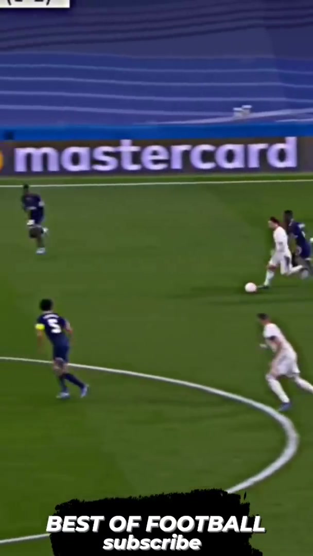 2年前的魔笛这脚直塞让6名巴黎球员愣在原地