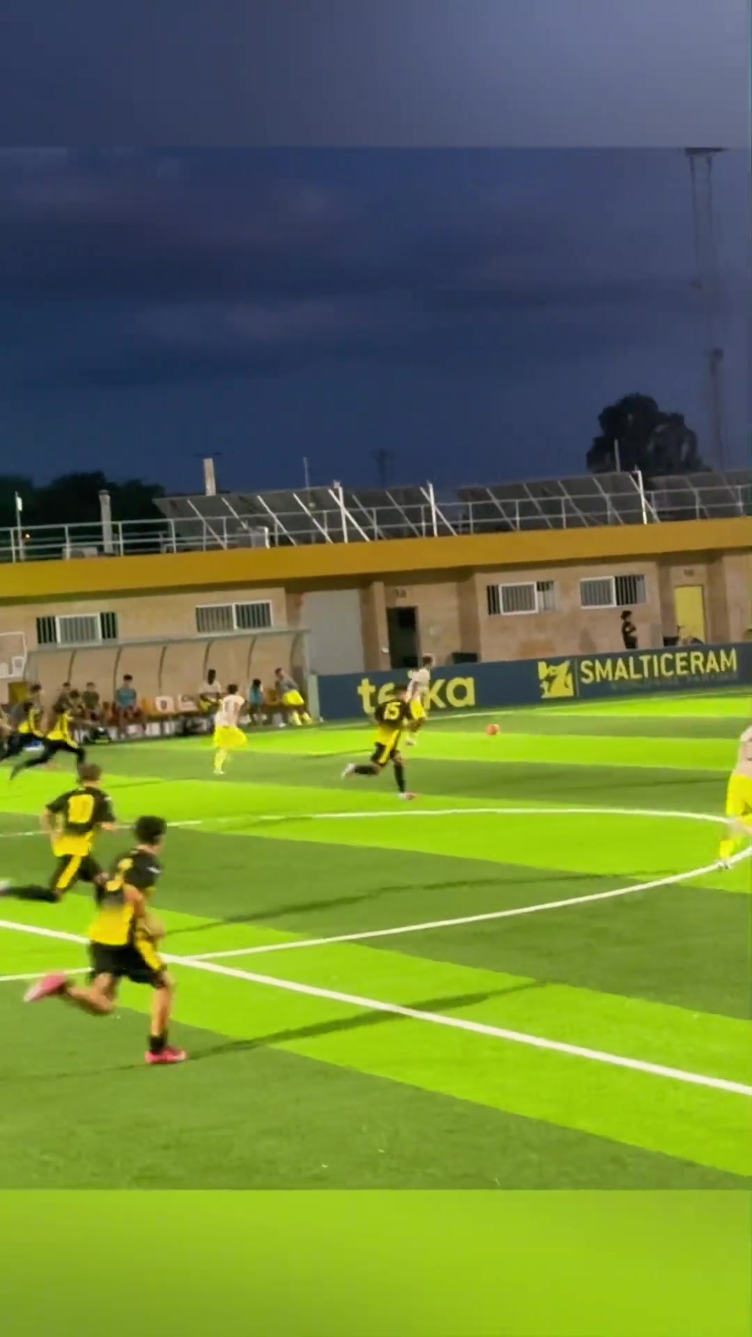 刘凯源这左右转移真丝滑全场盯他的是对手队长2号