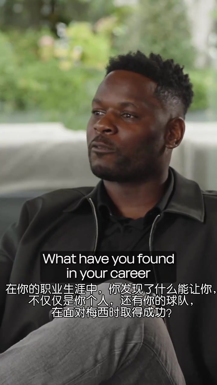 梅西更优雅穆勒生涯前十年我一直支持C罗但年长后支持梅西