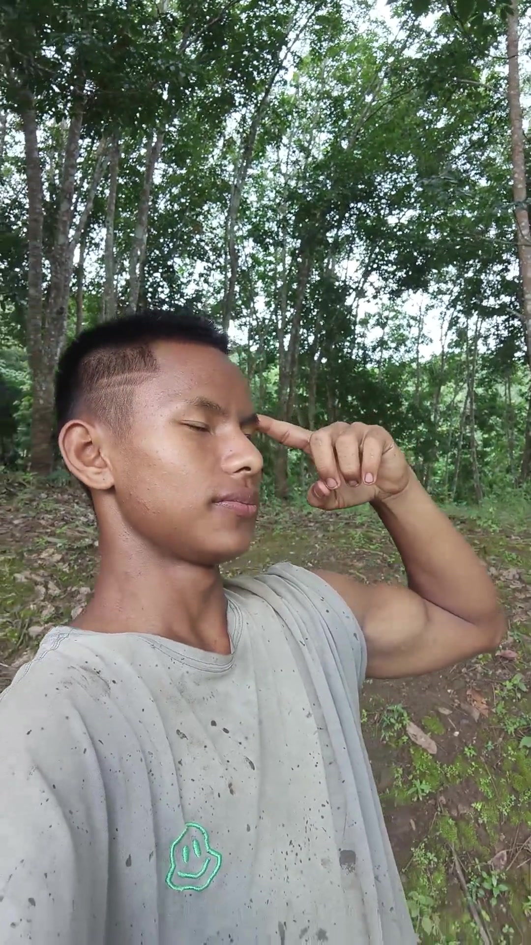 拉什福德来中国了你小子怎么也会有标志性大鼻子