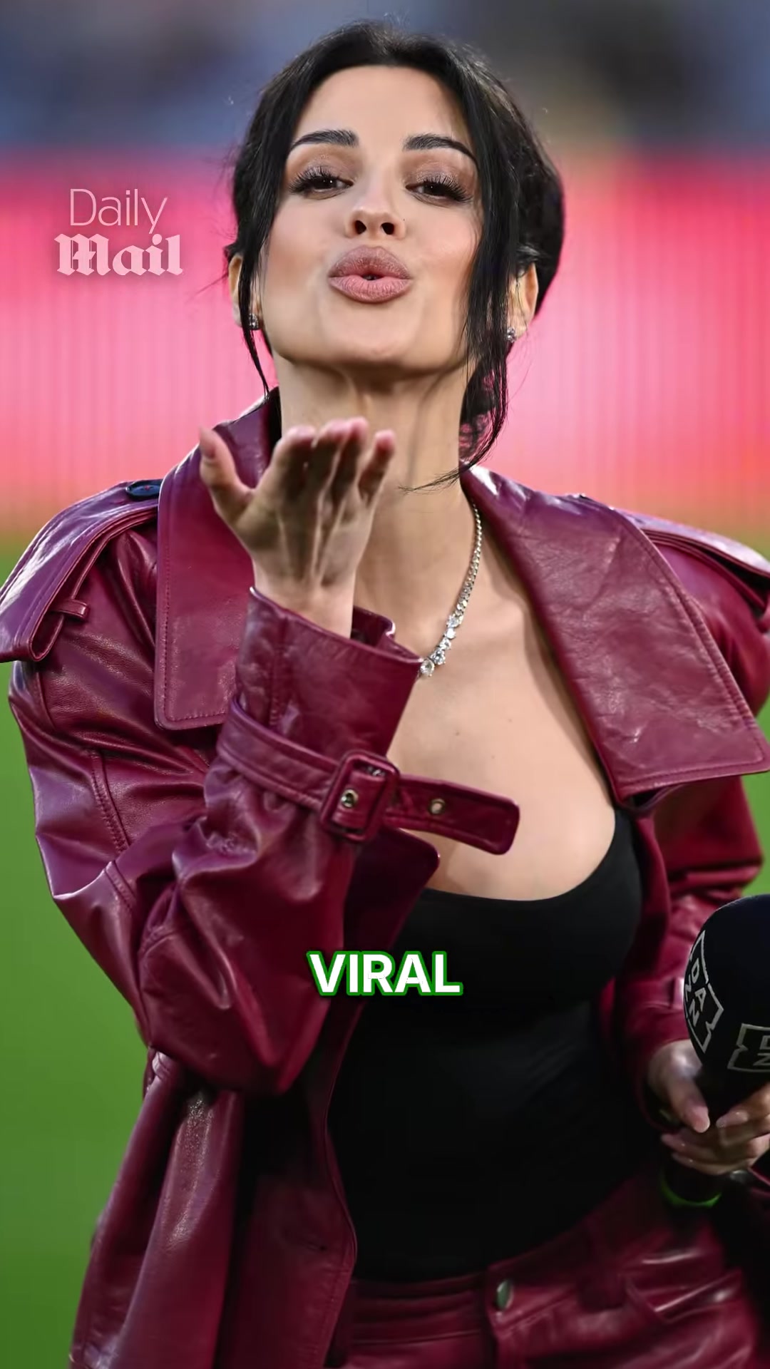 外媒评里奇女友令人惊叹的电视主持人在世俱杯上走红了