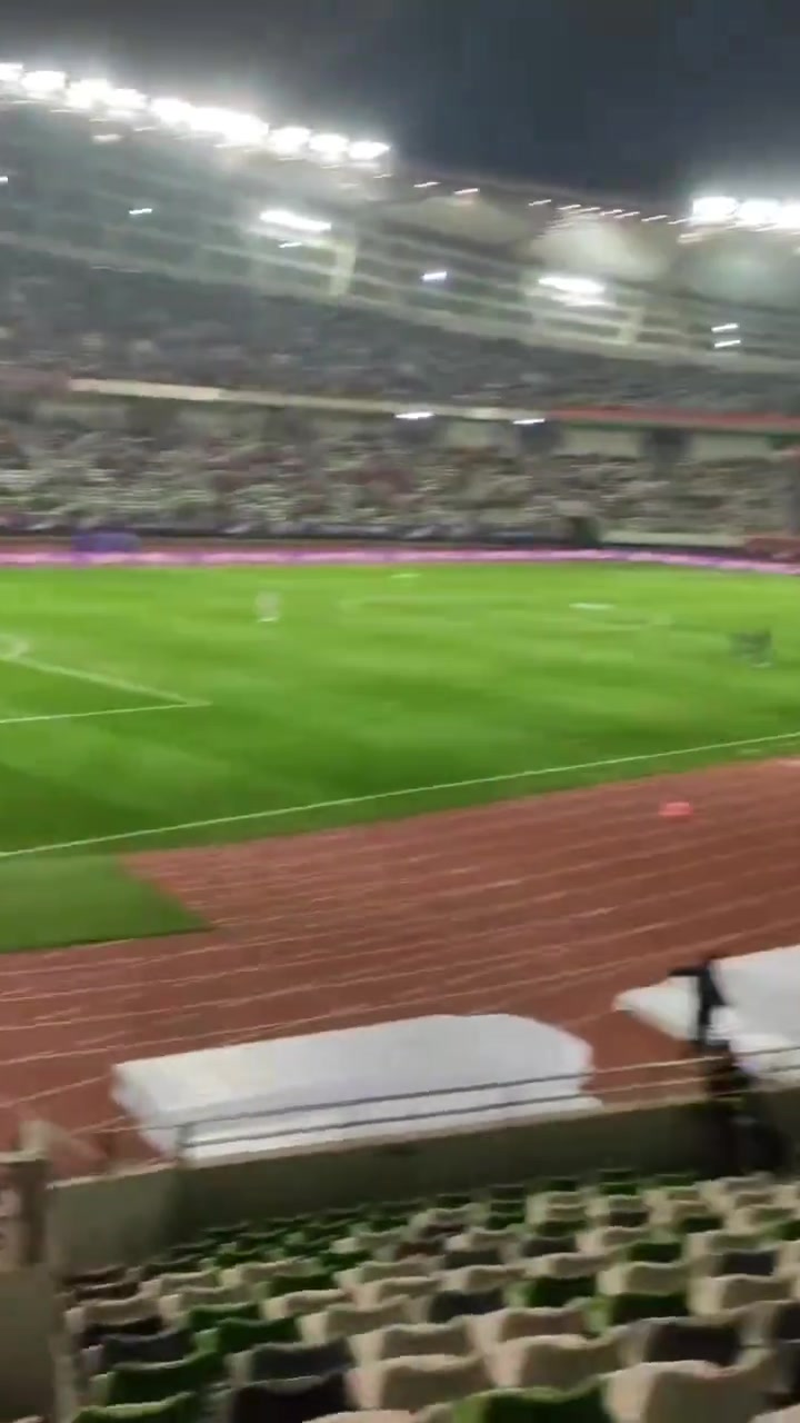 火药味十足实拍国安球迷看台高喊建业是XX