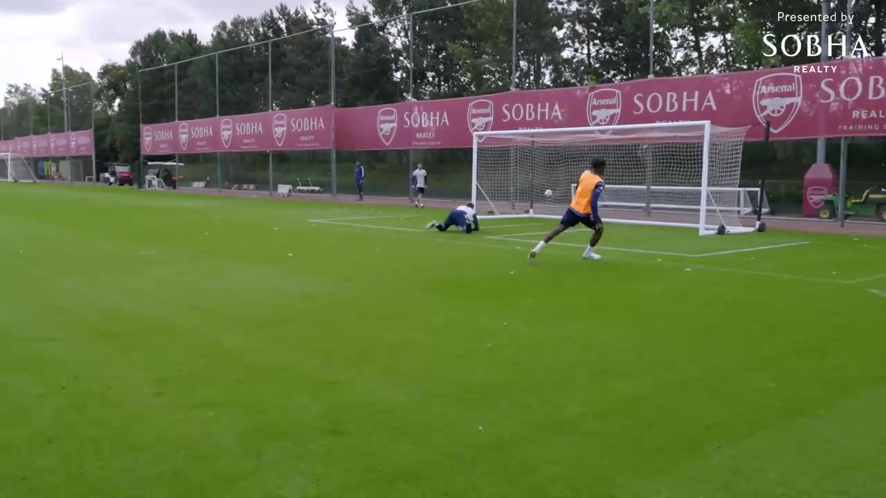 新的起点马杜埃凯与抢手们的首次合练新赛季是首发还是替补