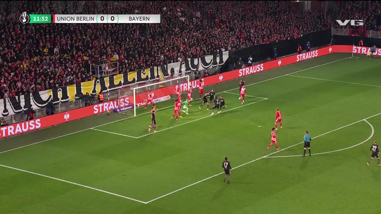 拜仁先下一城基米希左路角球开出安萨门前逆天自摆乌龙