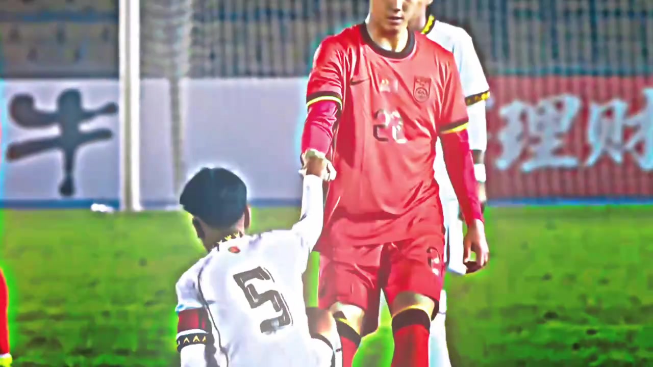 尊重被进14个球东帝汶球员哭了U16国足球员主动上前安慰