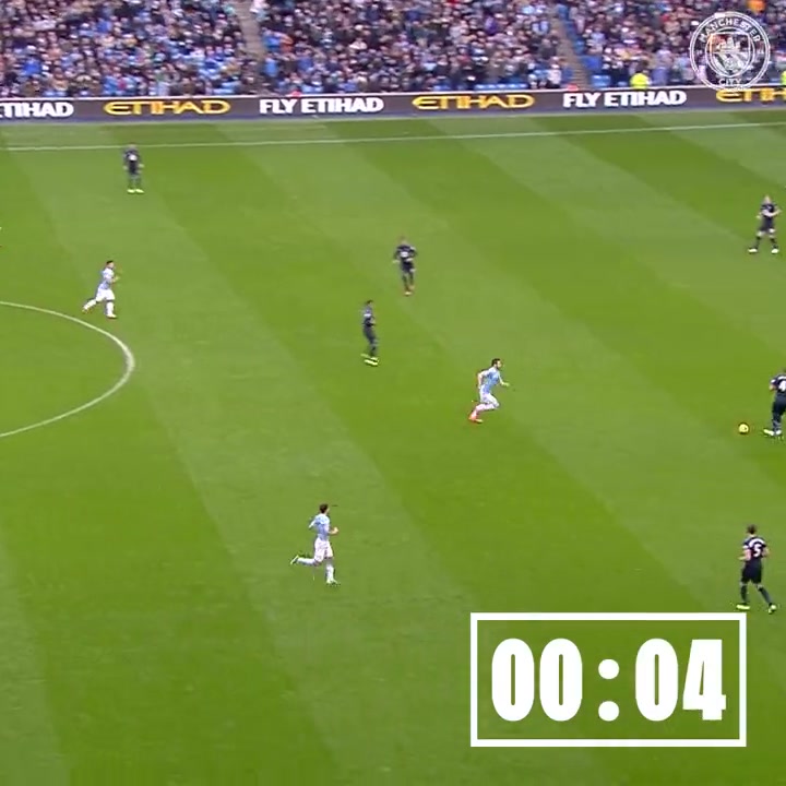 12年前赫苏斯纳瓦斯在对阵热刺的比赛中仅用14秒就取得了进球