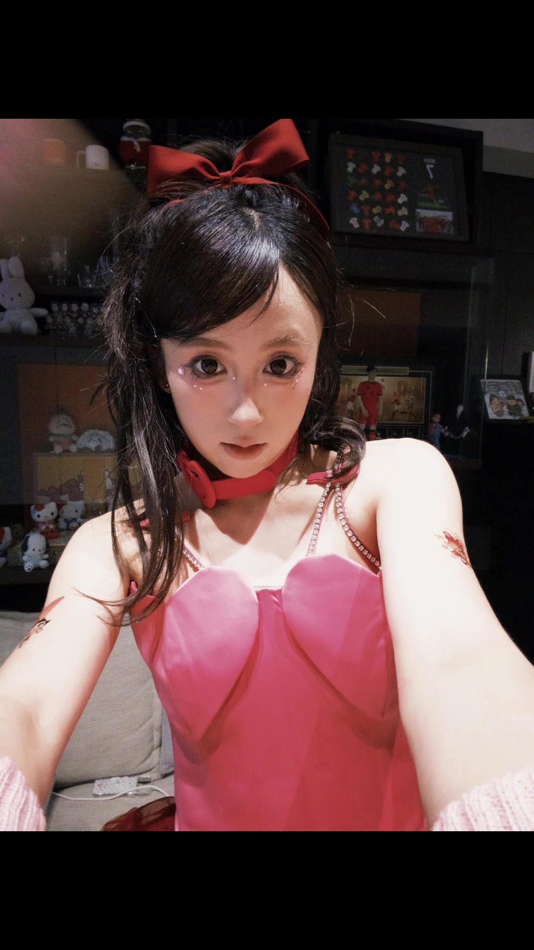 韦世豪老婆饺子这万圣节装扮真好看眼睛大大圆圆好漂亮