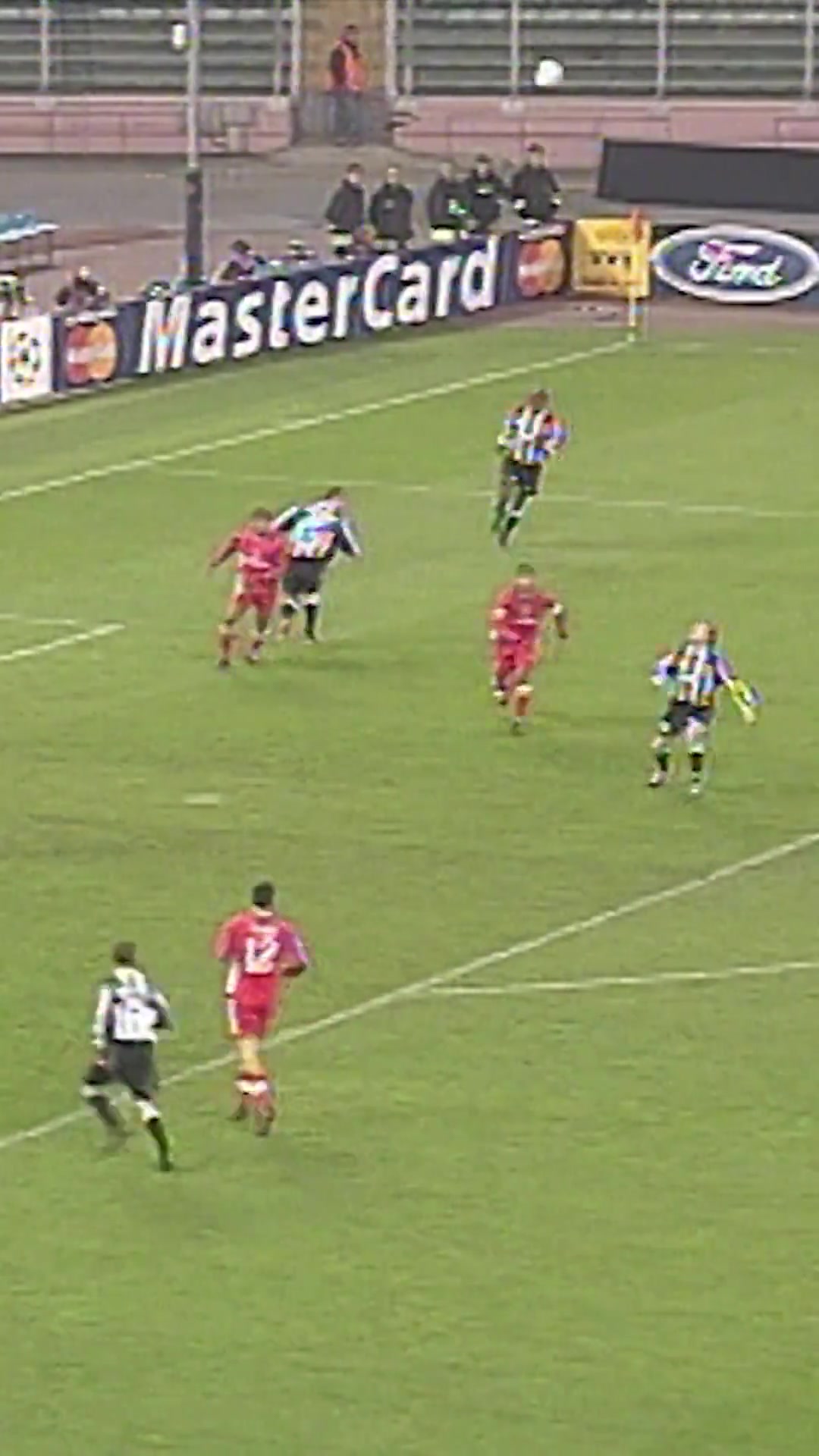 尤文球迷还记得图多尔的这粒进球吗